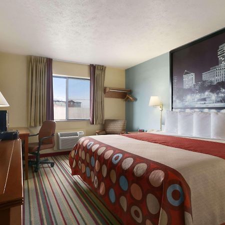 Super 8 By Wyndham Park City/North Wichita Area Extérieur photo
