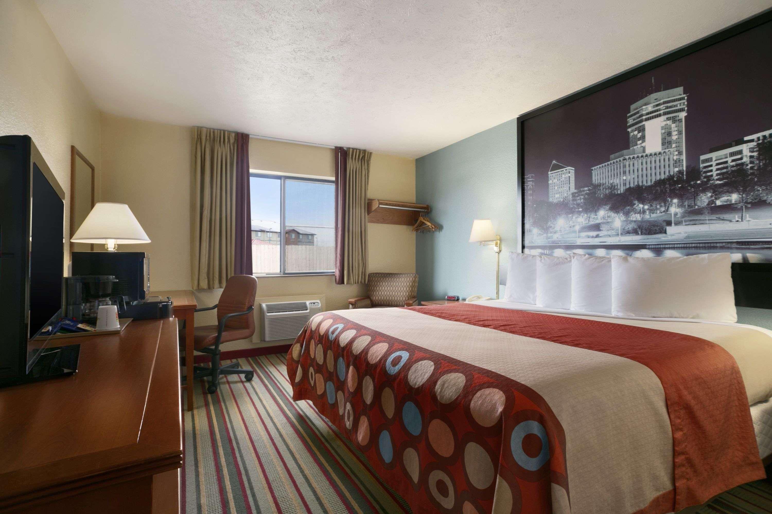 Super 8 By Wyndham Park City/North Wichita Area Extérieur photo