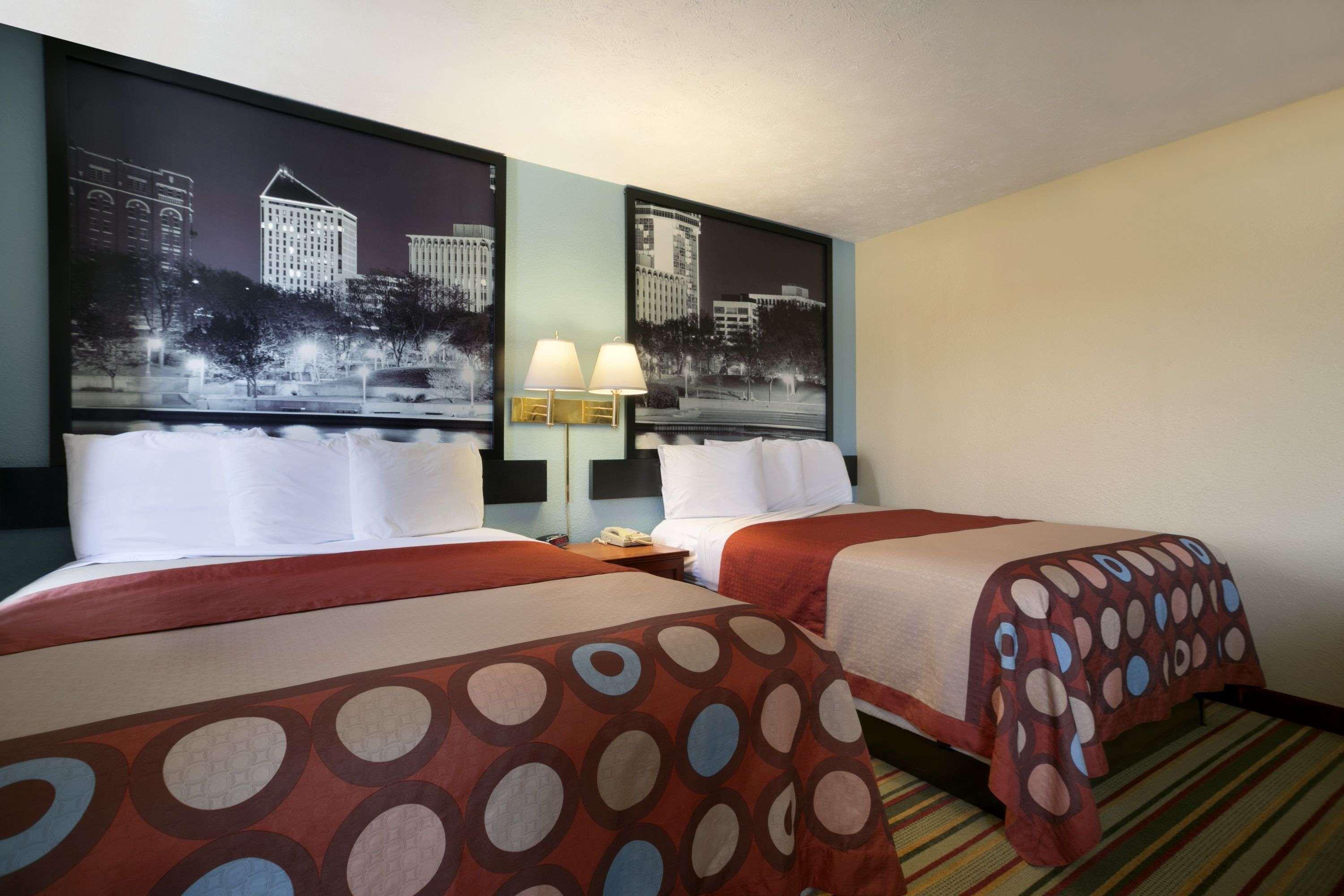 Super 8 By Wyndham Park City/North Wichita Area Extérieur photo