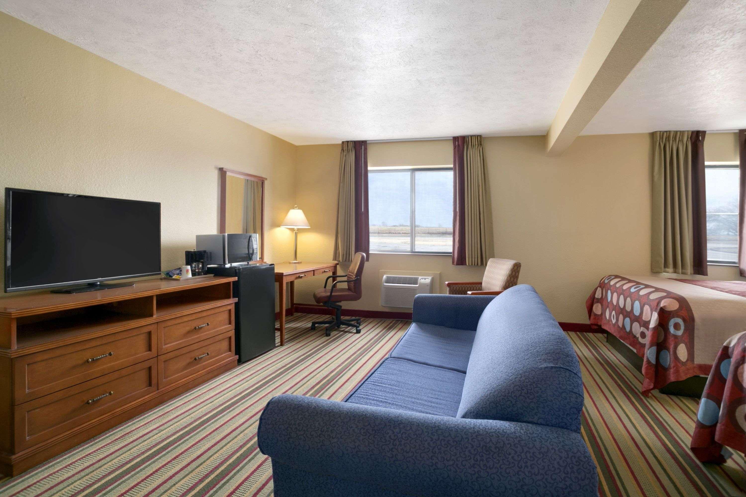Super 8 By Wyndham Park City/North Wichita Area Extérieur photo